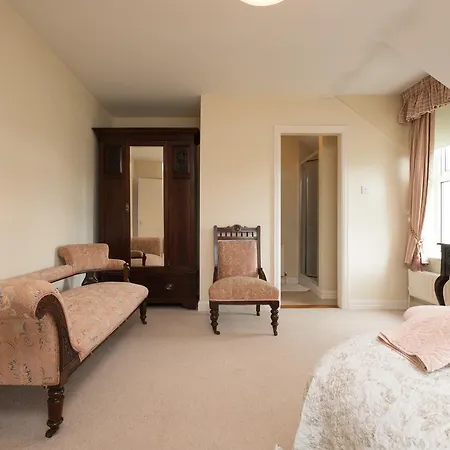 Ashwood House