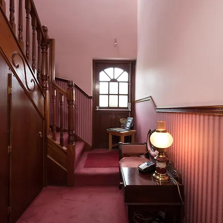 Ashwood House Bed & Breakfast